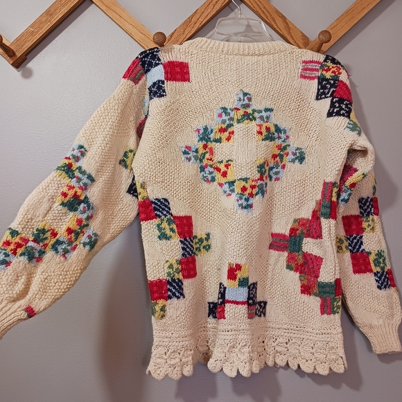 Vintage Patchwork Floral Handmade Knit V-Neck Sweater Grannycore Medium - Picture 10 of 10